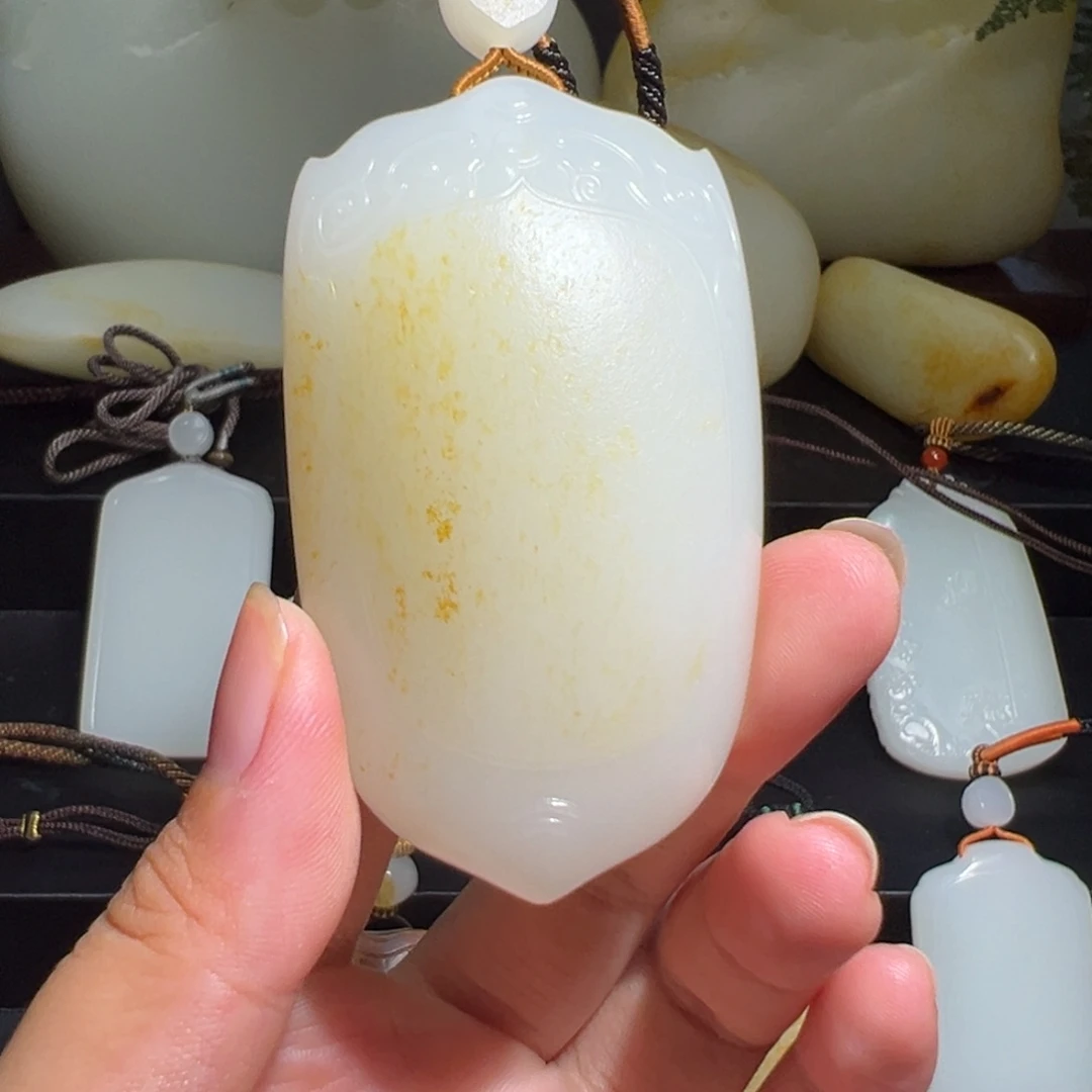 未镶嵌和田玉（子料）挂件