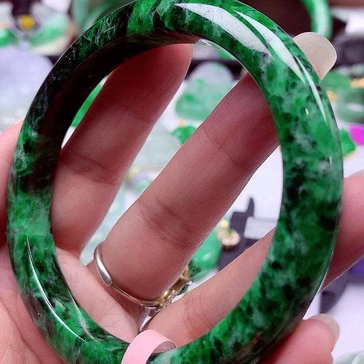 翡翠未镶嵌手镯翡翠