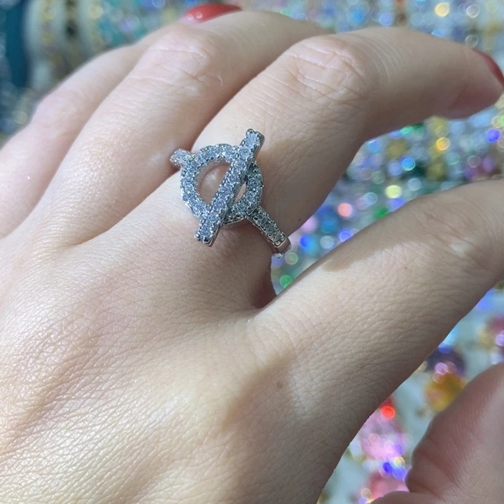 9锆石（处理）戒指