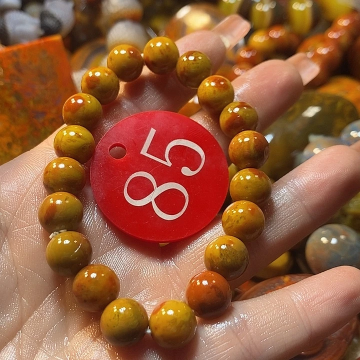 芭***孩玛瑙/玉髓未镶嵌手链