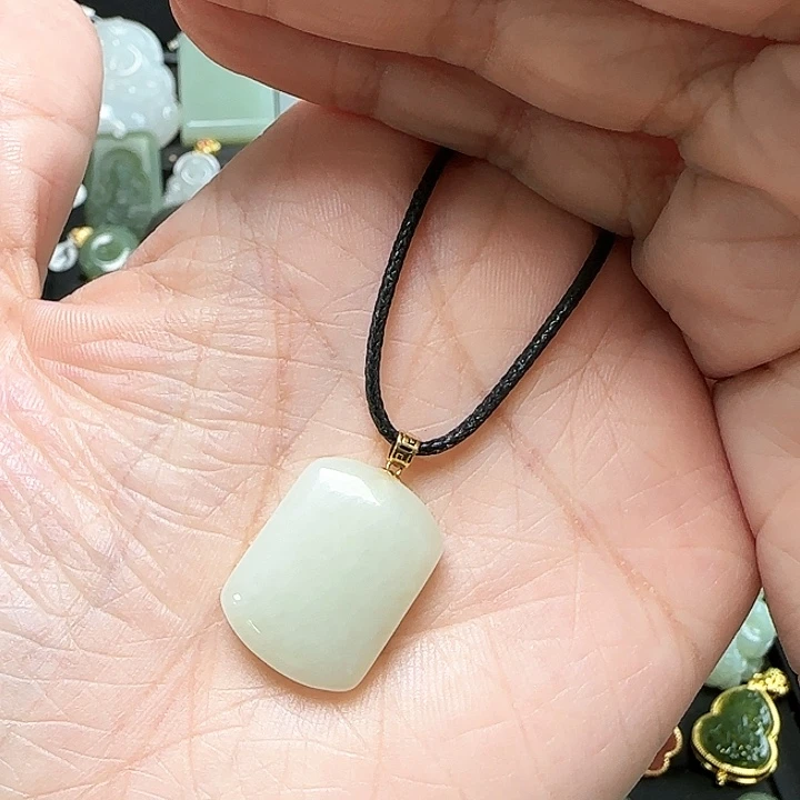 和田玉18K金镶嵌吊坠(不含链)