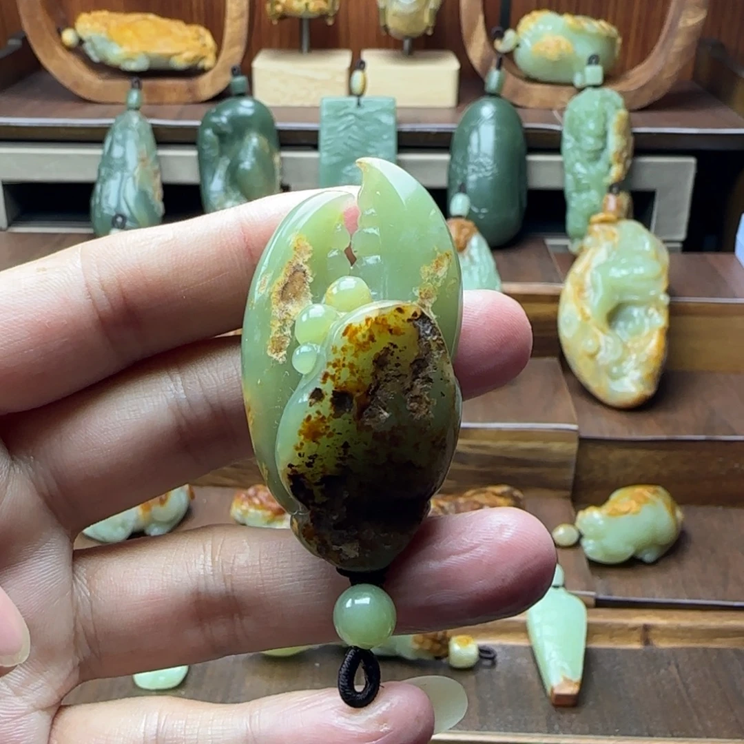 岫岩河磨玉（透闪石质玉）未镶嵌颈饰