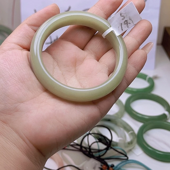 未镶嵌手镯石英质玉东陵108/58