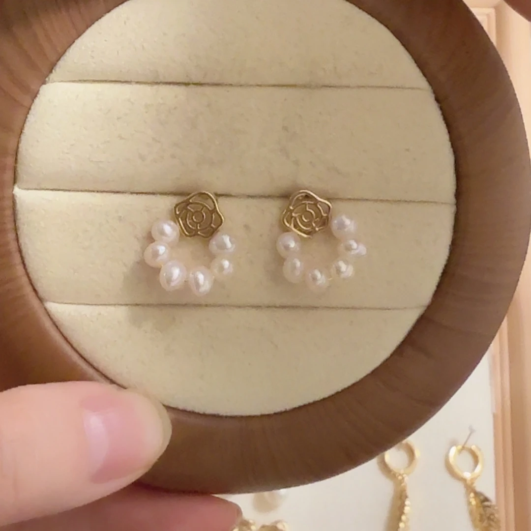 淡水珍珠银S925镶嵌耳饰