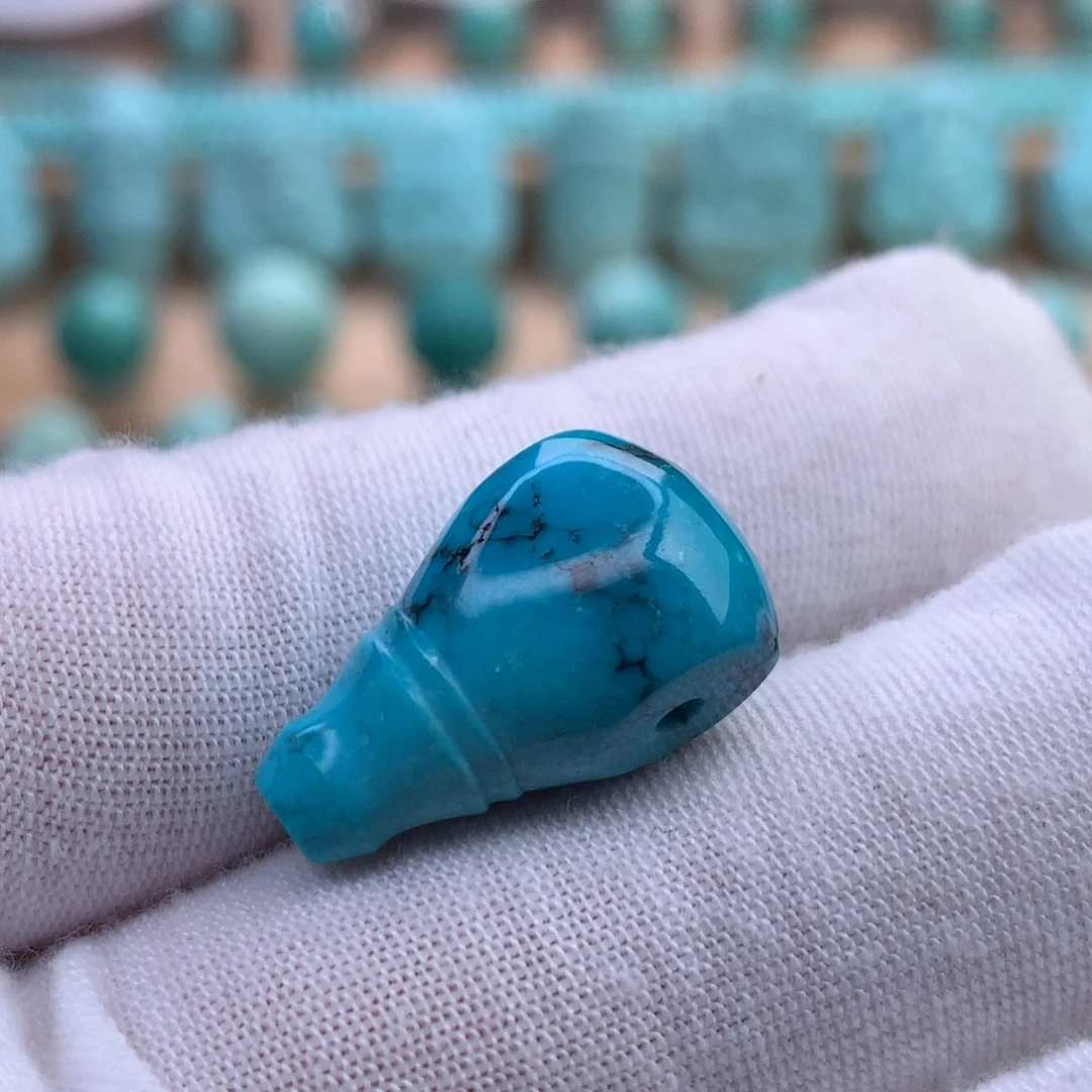 绿松石未镶嵌珠宝奇石原矿绿松石三通