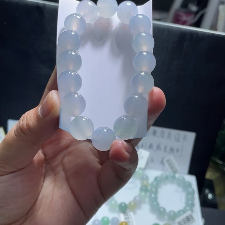 定制翡翠未镶嵌小**?翡翠卡13