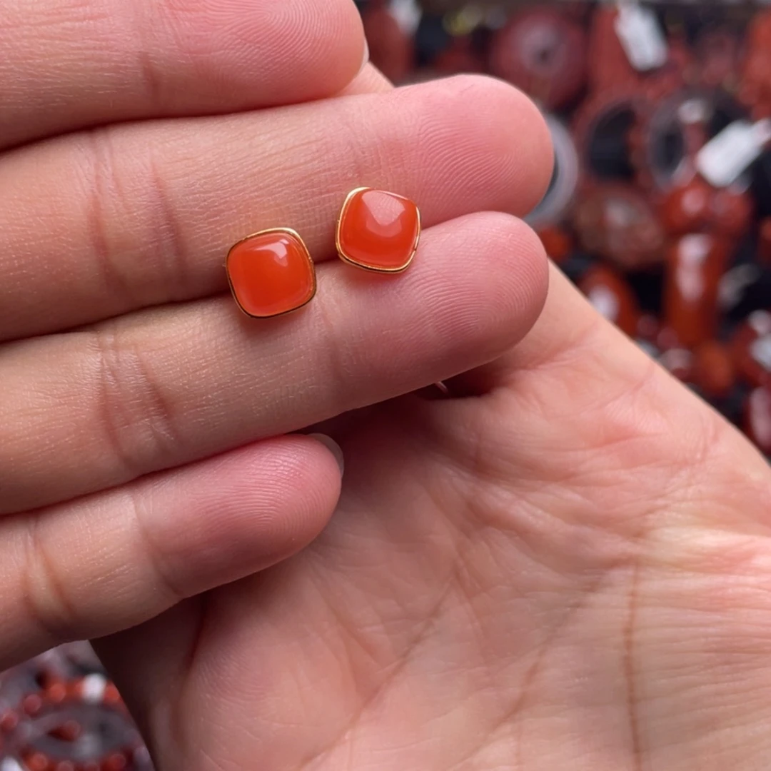 【闪购商品】银S925镶嵌方糖耳钉南红玛瑙