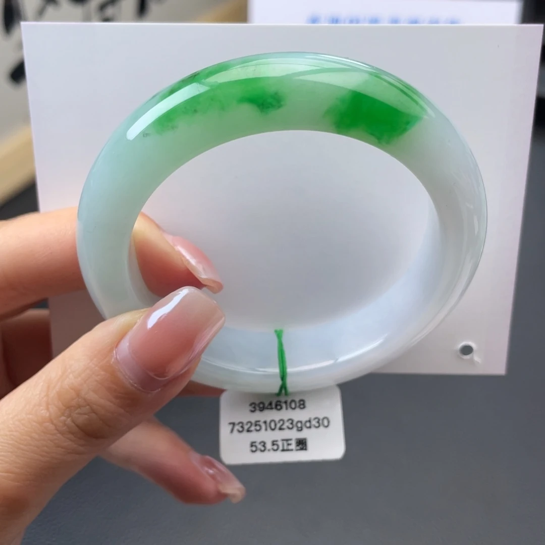 翡翠未镶嵌手镯阳春白雪