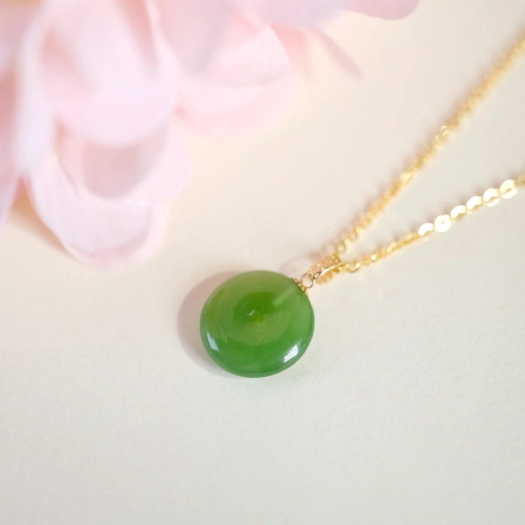 18k和田碧玉平安扣吊坠（赠送银项链）多样性发货发其一