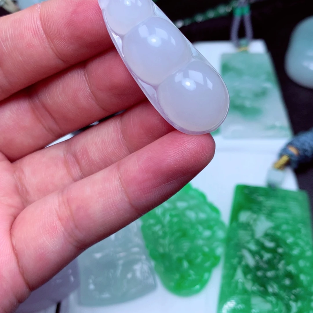 颈饰未镶嵌翡翠天然a货翡翠