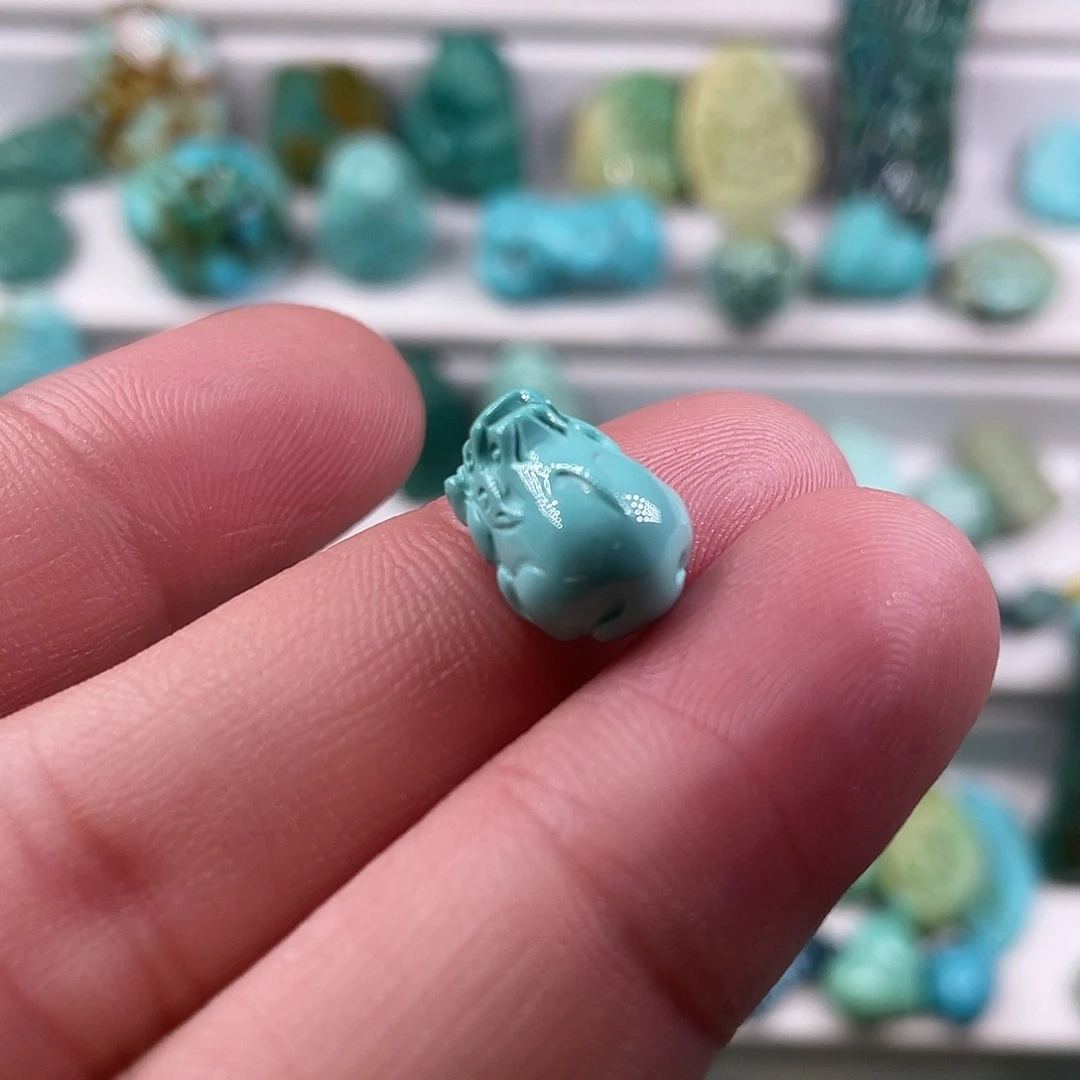 绿松石未镶嵌颈饰