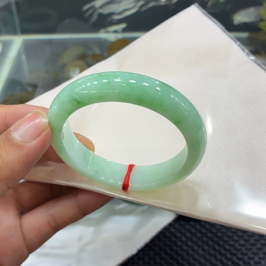 翡翠未镶嵌手镯手镯