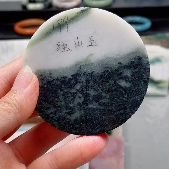 石英质玉未镶嵌手镯定制