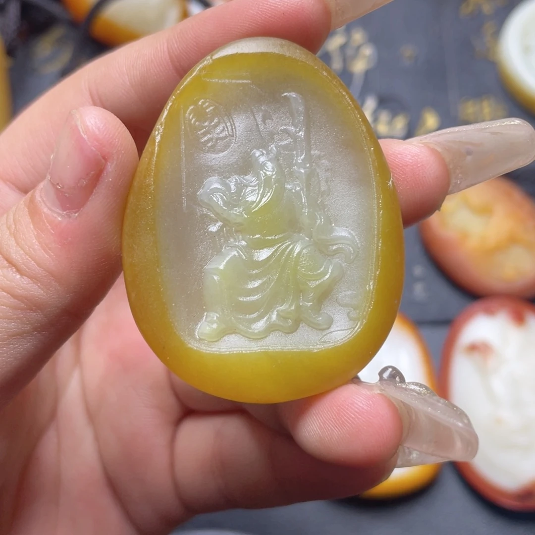 和田玉挂件未镶嵌喂****?