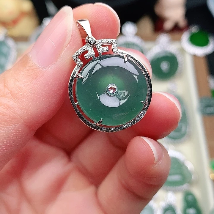 颈饰银S925镶嵌翡翠吊坠尺寸