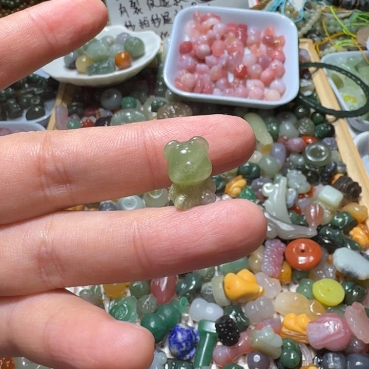 和田玉未镶嵌珠宝半成品