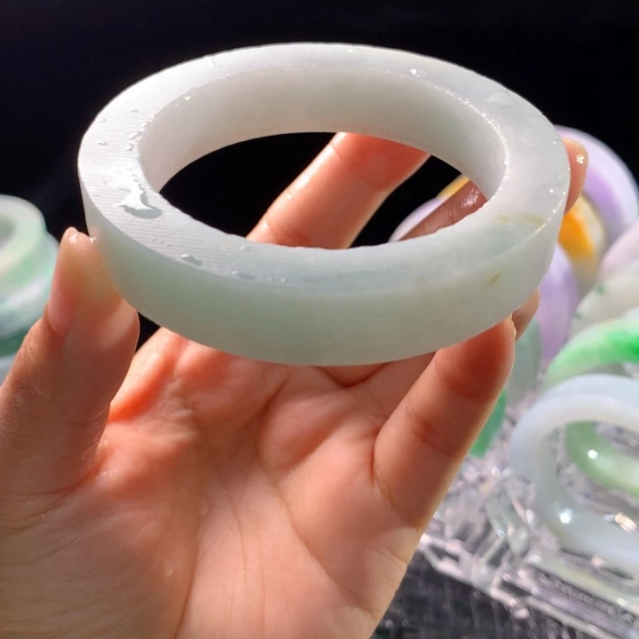 未镶嵌手镯定制翡翠