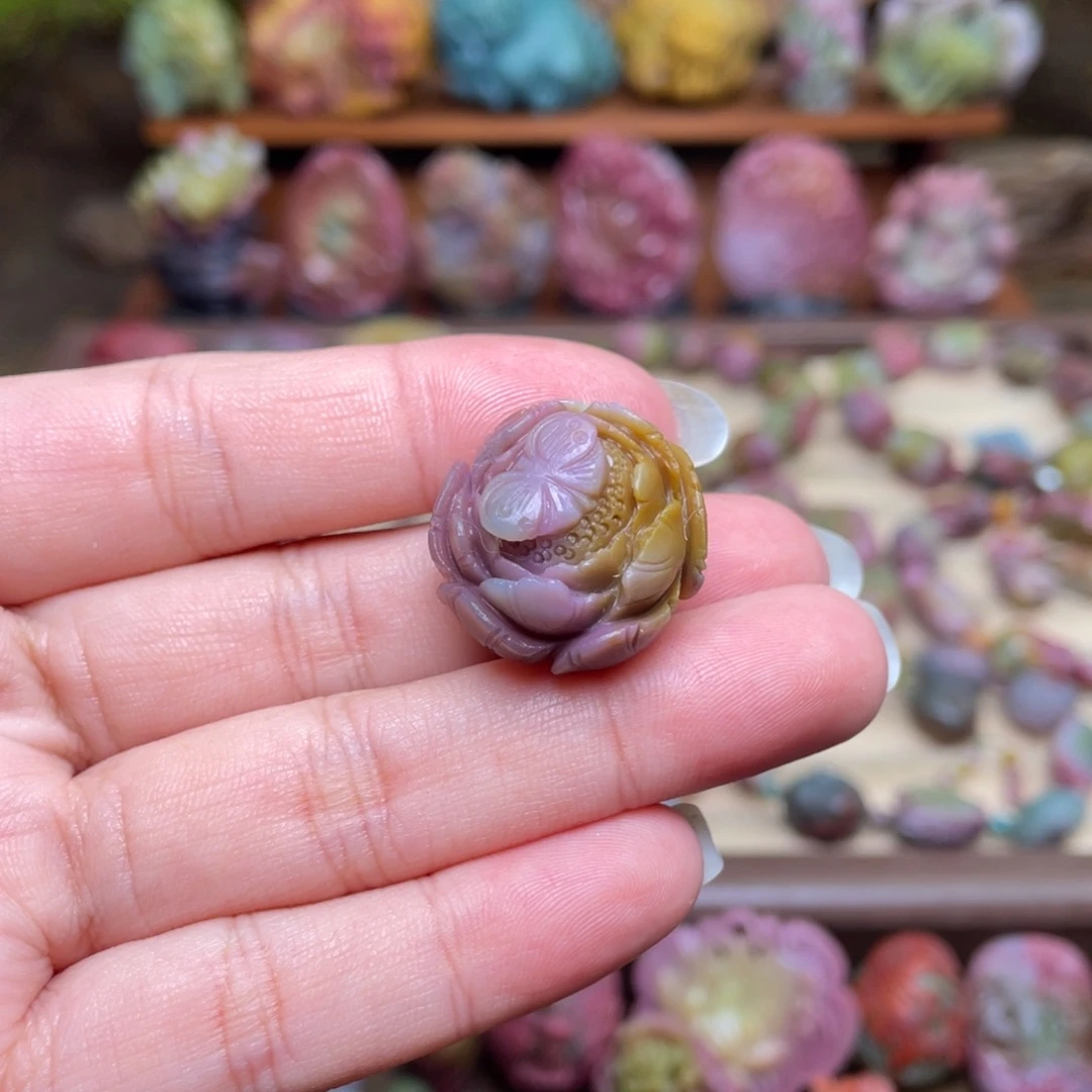 玛瑙/玉髓未镶嵌珠宝半成品盐源玛瑙苏工牡丹花