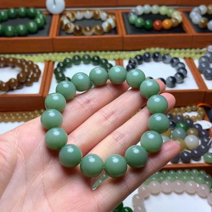 和田玉手串未镶嵌