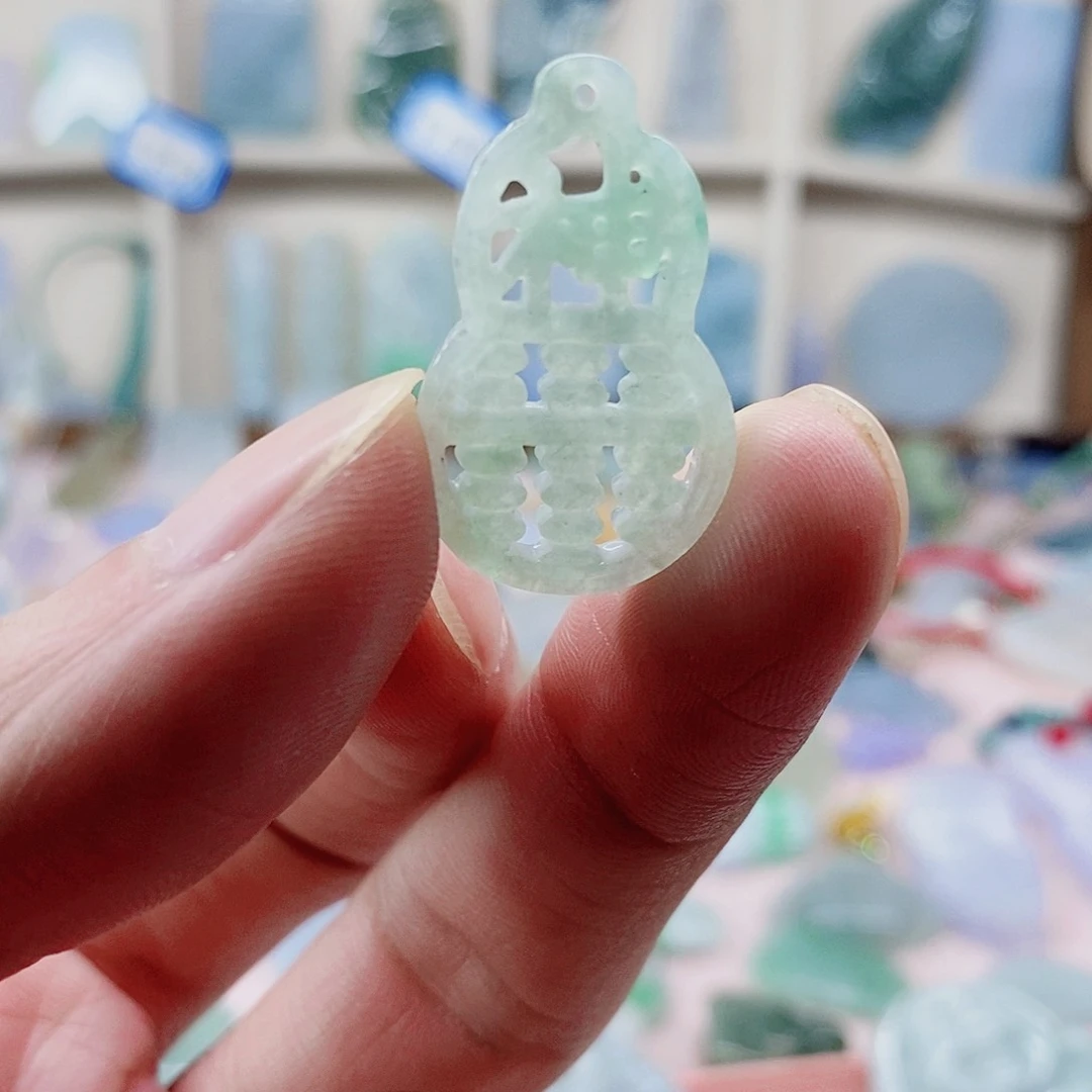 颈饰未镶嵌翡翠天然