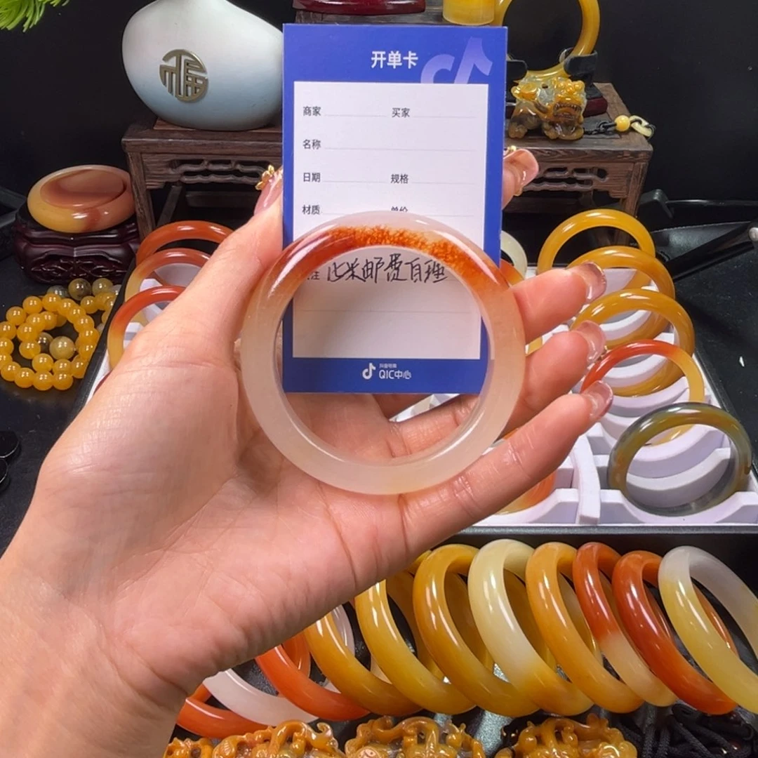 未镶嵌手镯石英质玉