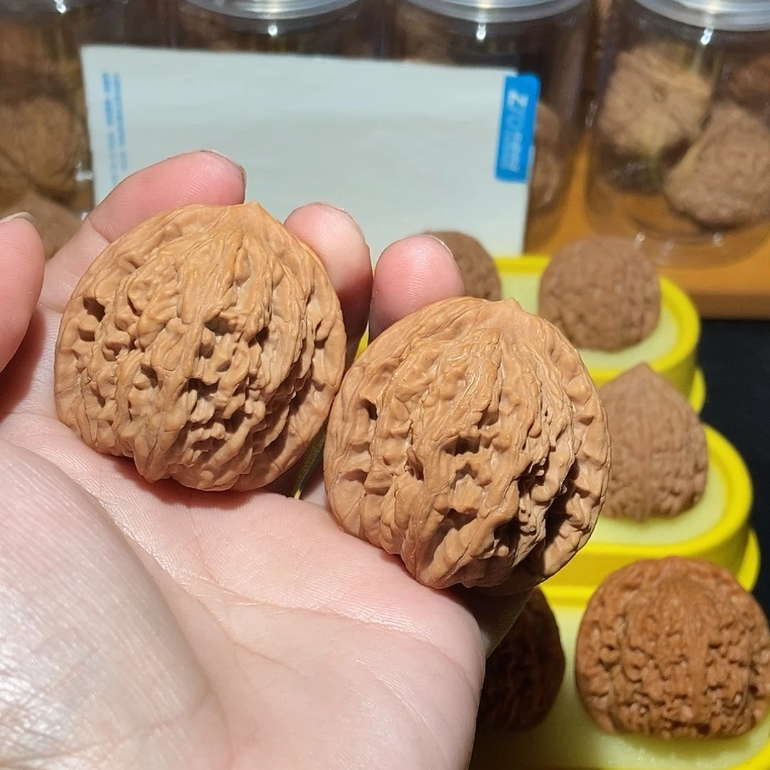 文玩核桃吊坠44虎头