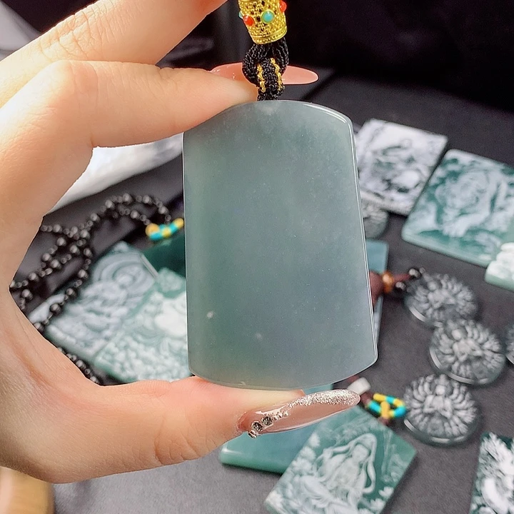 颈饰未镶嵌翡翠无事牌