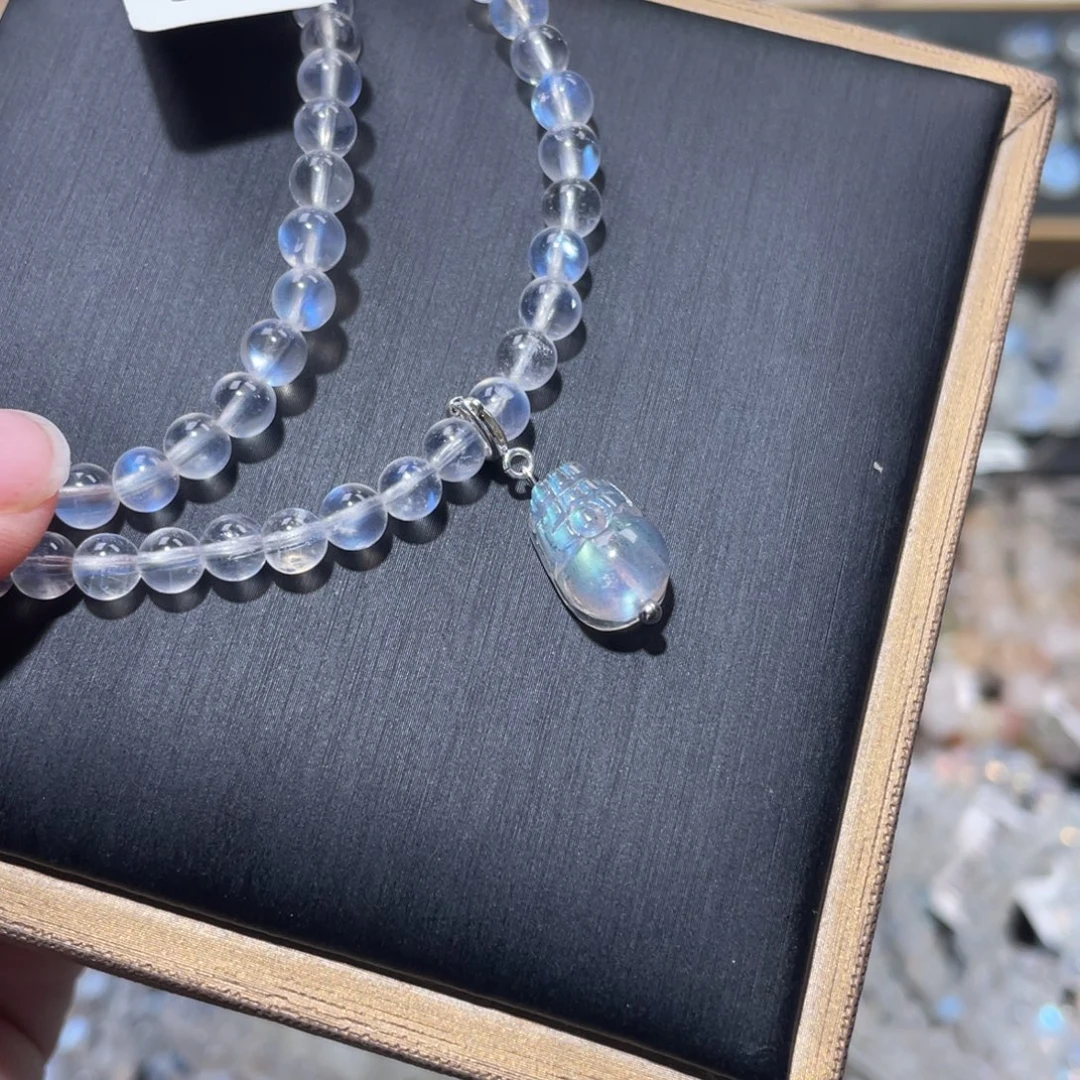 颈饰银S925镶嵌长石灰月光貔貅提溜吊坠 福利价