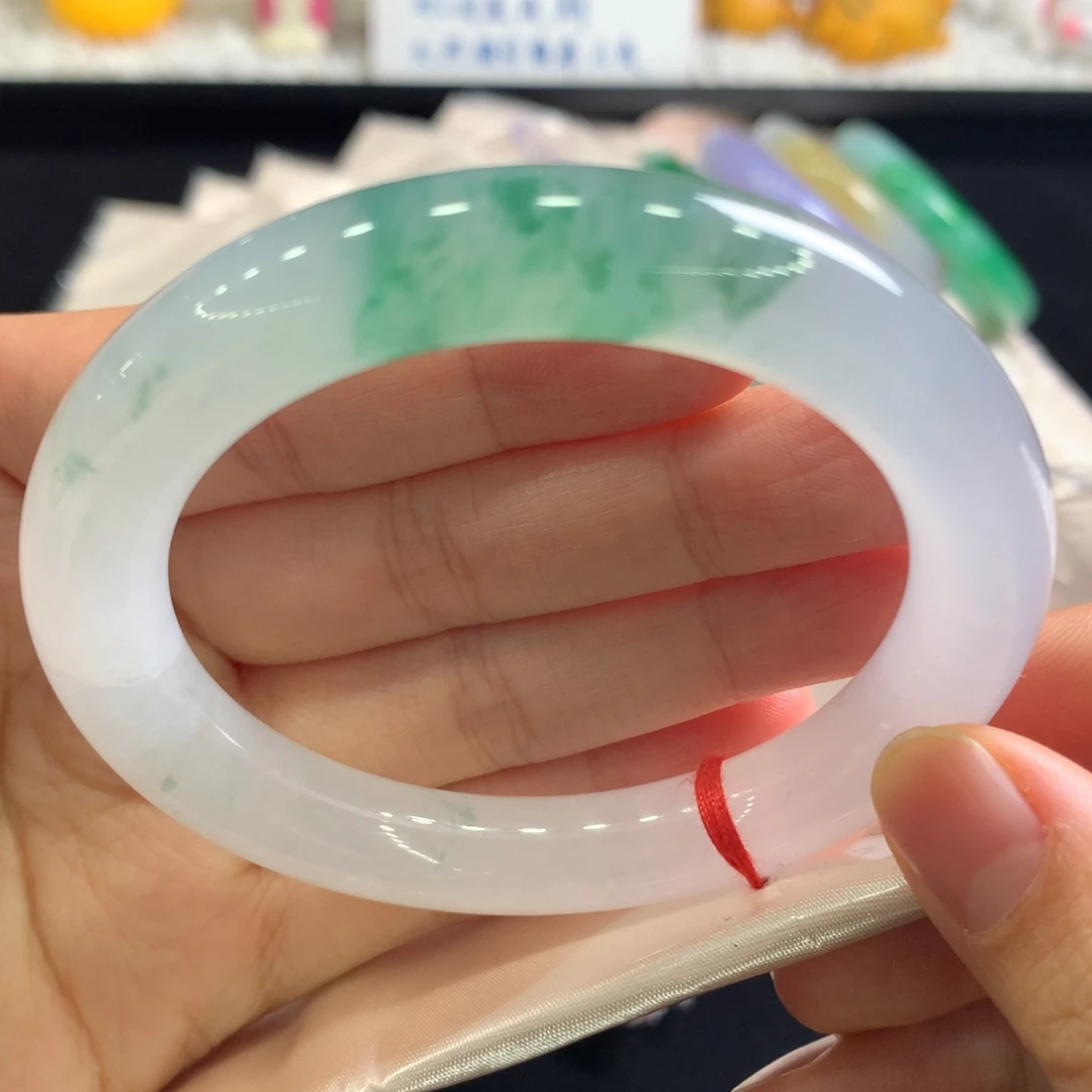 翡翠未镶嵌手镯38号一抹飘到心坎的飘花