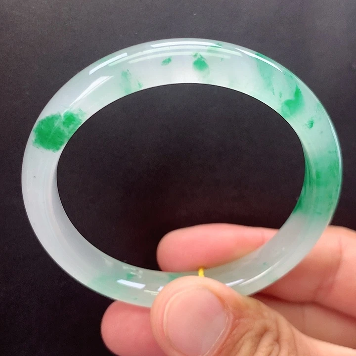 未镶嵌手镯石英质玉