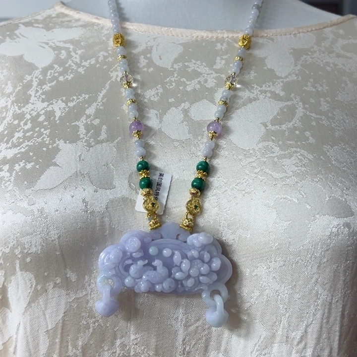 颈饰未镶嵌翡翠吊坠