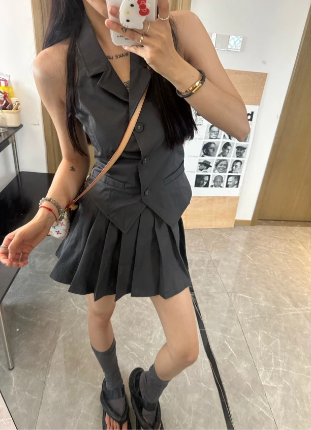【减龄秘籍】马甲背心半裙套装（百褶裙可脱卸）