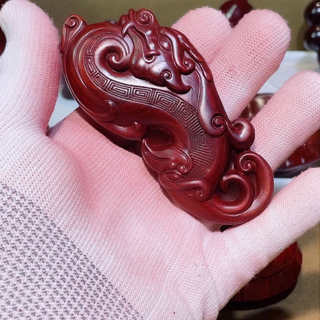 檀香紫檀（小叶紫檀）天*?龙凤呈祥把玩件