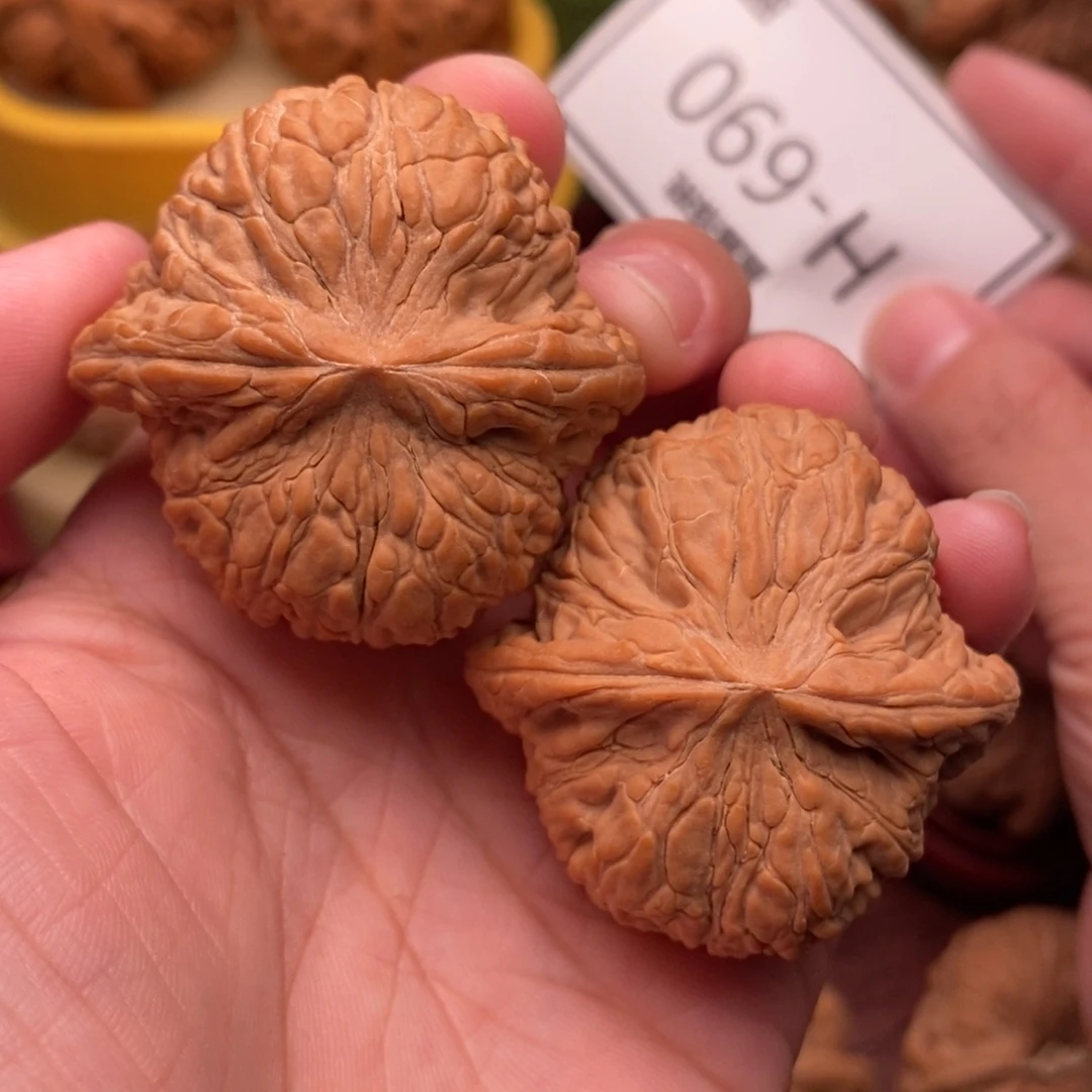 桃核把件绣球42….