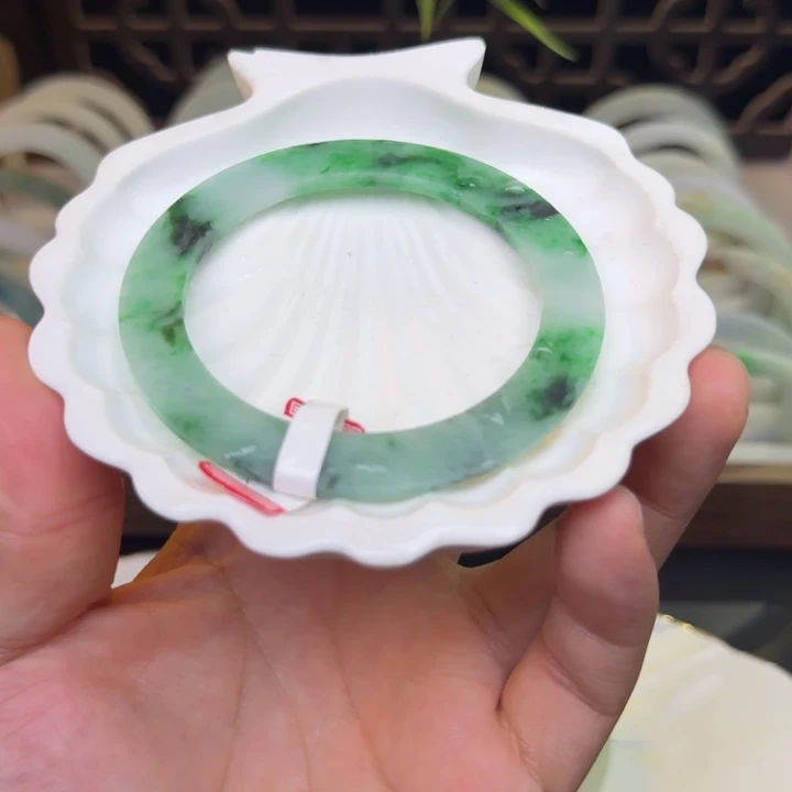 定制翡翠未镶嵌57-61辣绿飘花（强推）