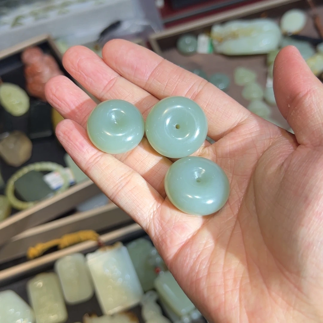 吊坠(赠链)未镶嵌和田玉王*大