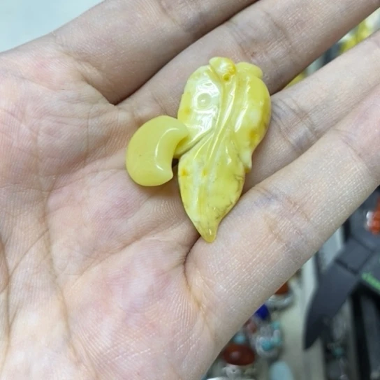 未镶嵌蜜蜡裸石吊坠