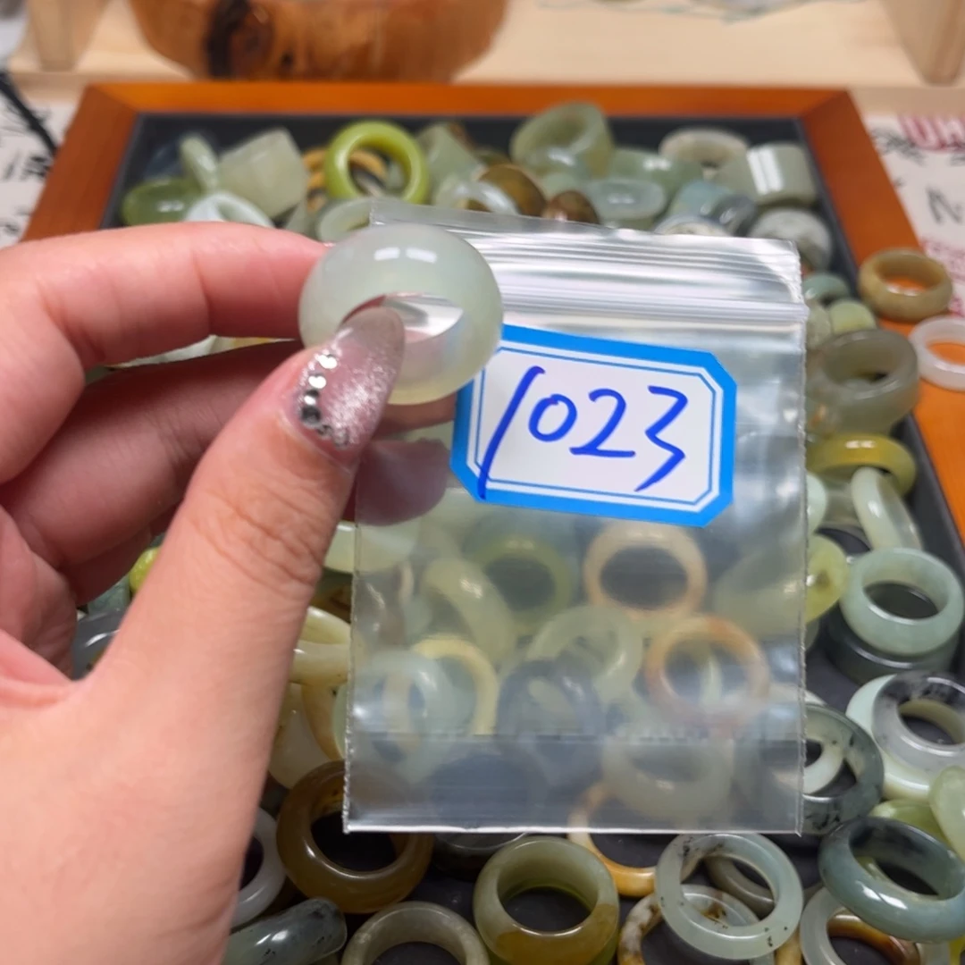 菲***ⁿ蛇纹石玉未镶嵌珠宝奇石