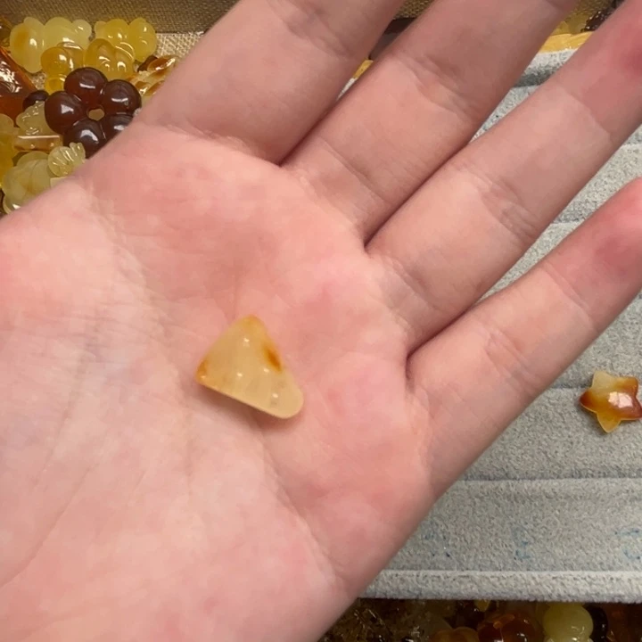 未镶嵌琥珀裸石有***室天然蜜蜡配件