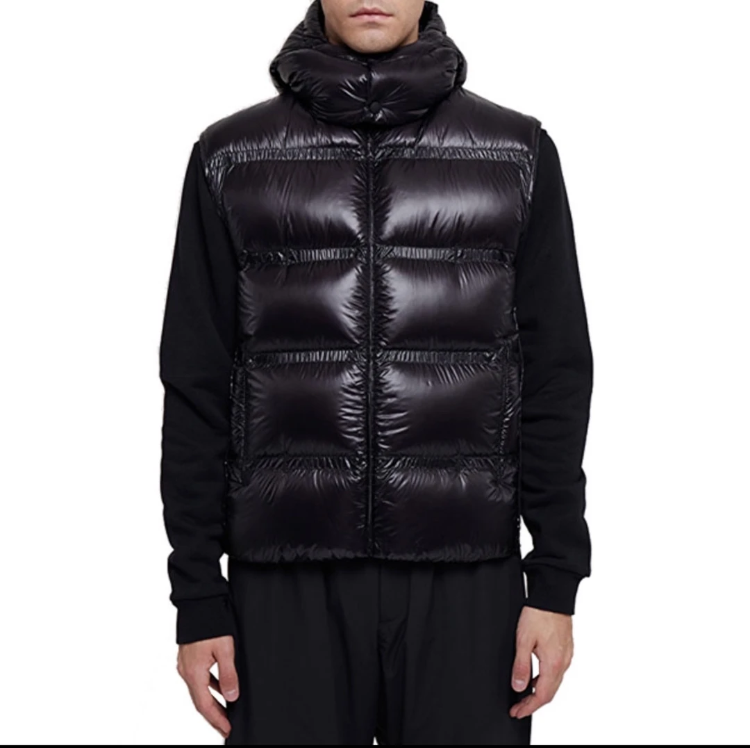99新/Moncler/盟可睐/5码/徽标背心连帽羽绒马甲黑色 /010460