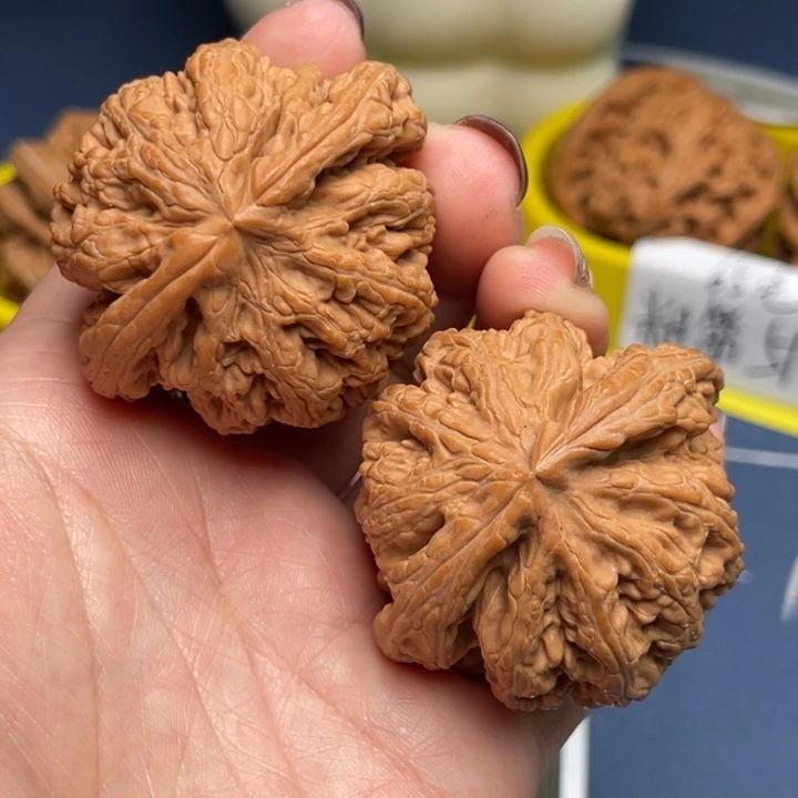 文玩核桃把件｢****粗筋47
