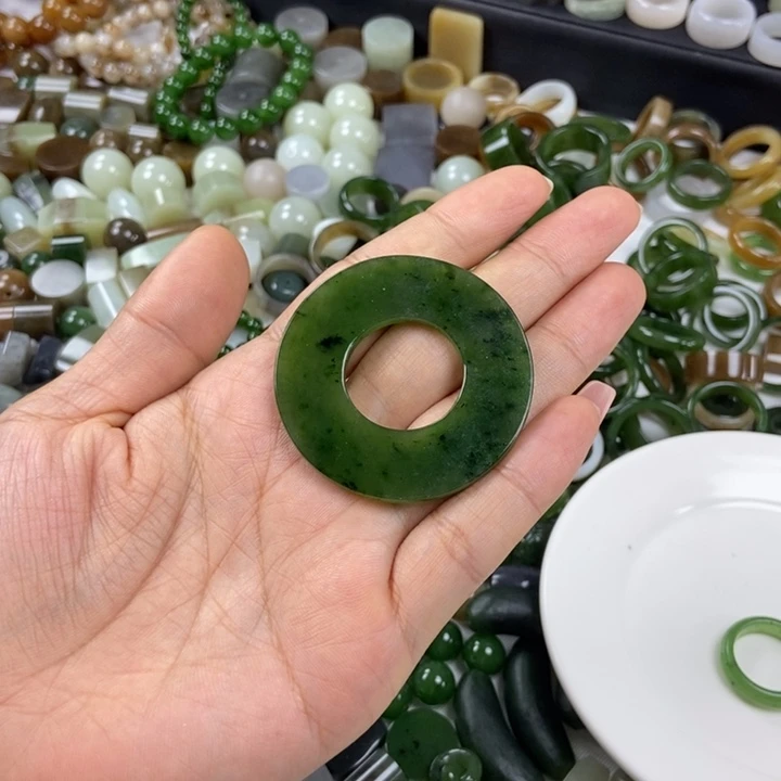 和田玉未镶嵌珠宝半成品游***驼