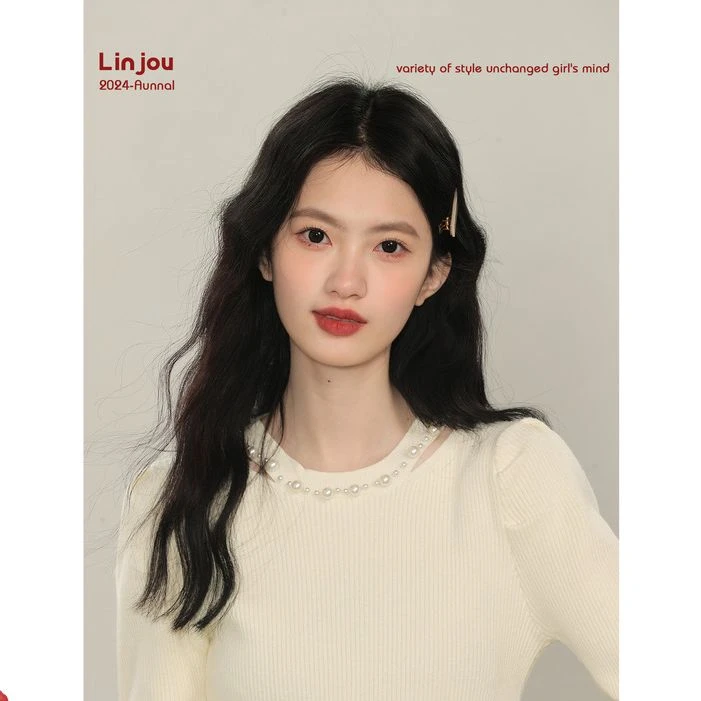 玲玖2024新款杏色修身内搭打底针织衫女冬季设计感钉珠套头上衣