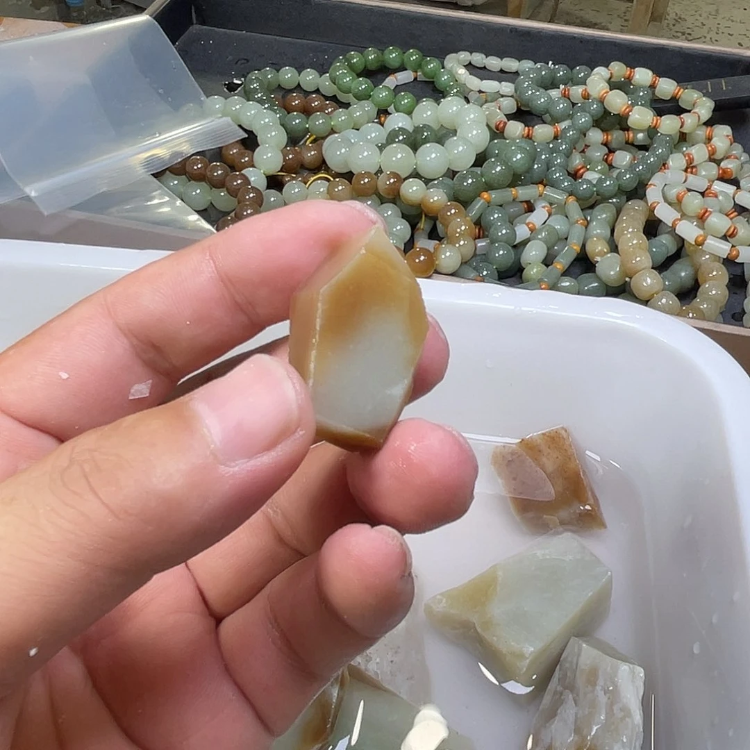 和田玉（糖玉）未镶嵌珠宝半成品