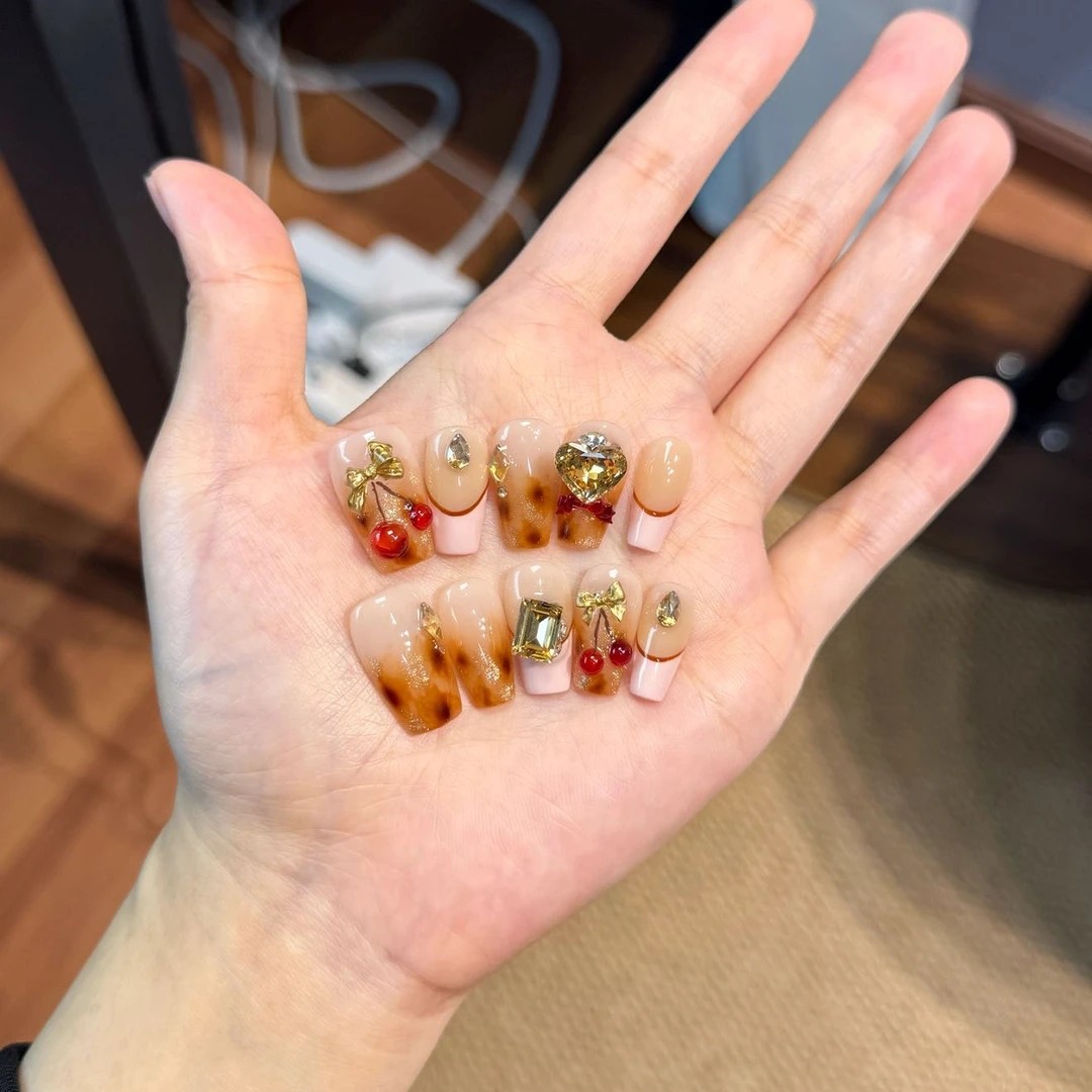 玳瑁樱桃  短T | 秋冬立体可爱日常樱桃金色显白穿戴式美甲