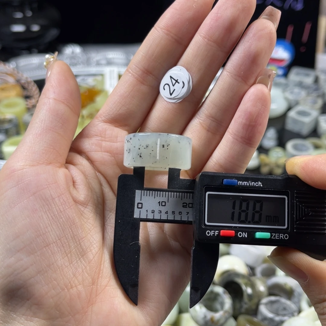 蛇纹石玉未镶嵌戒指