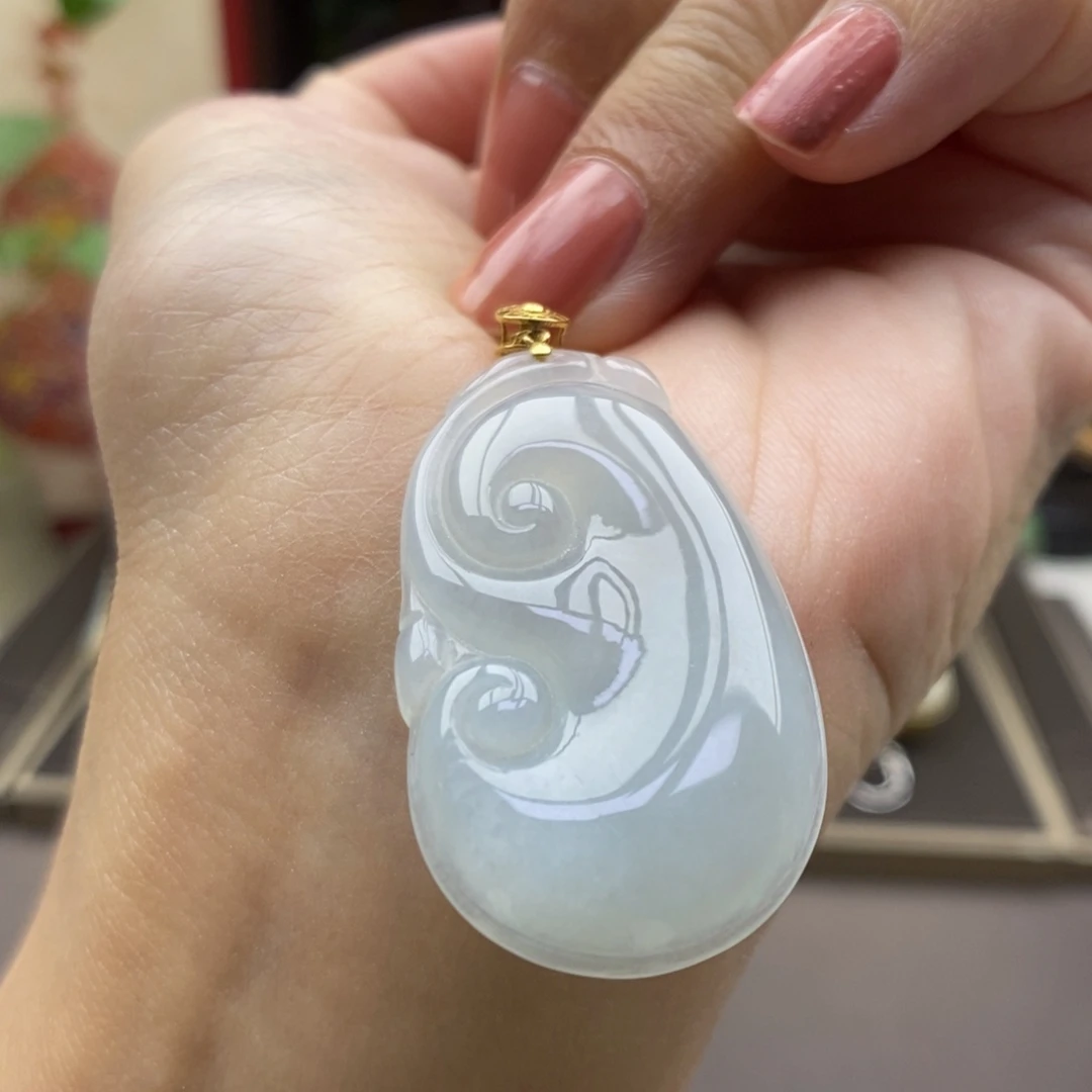 翡翠18K金镶嵌颈饰吊坠14