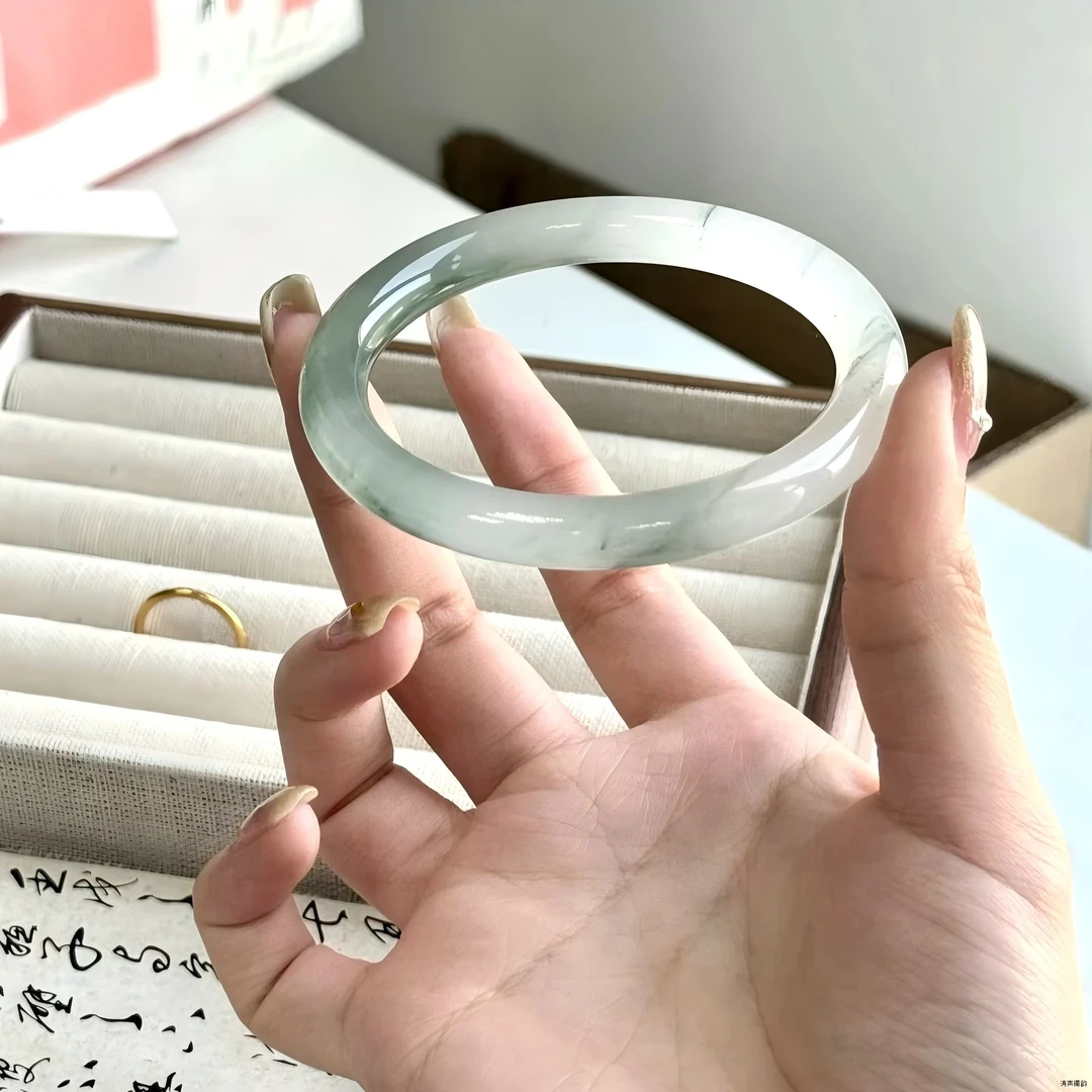 石英质玉手镯多样性发货【轻微色差，实物为准】编号：40