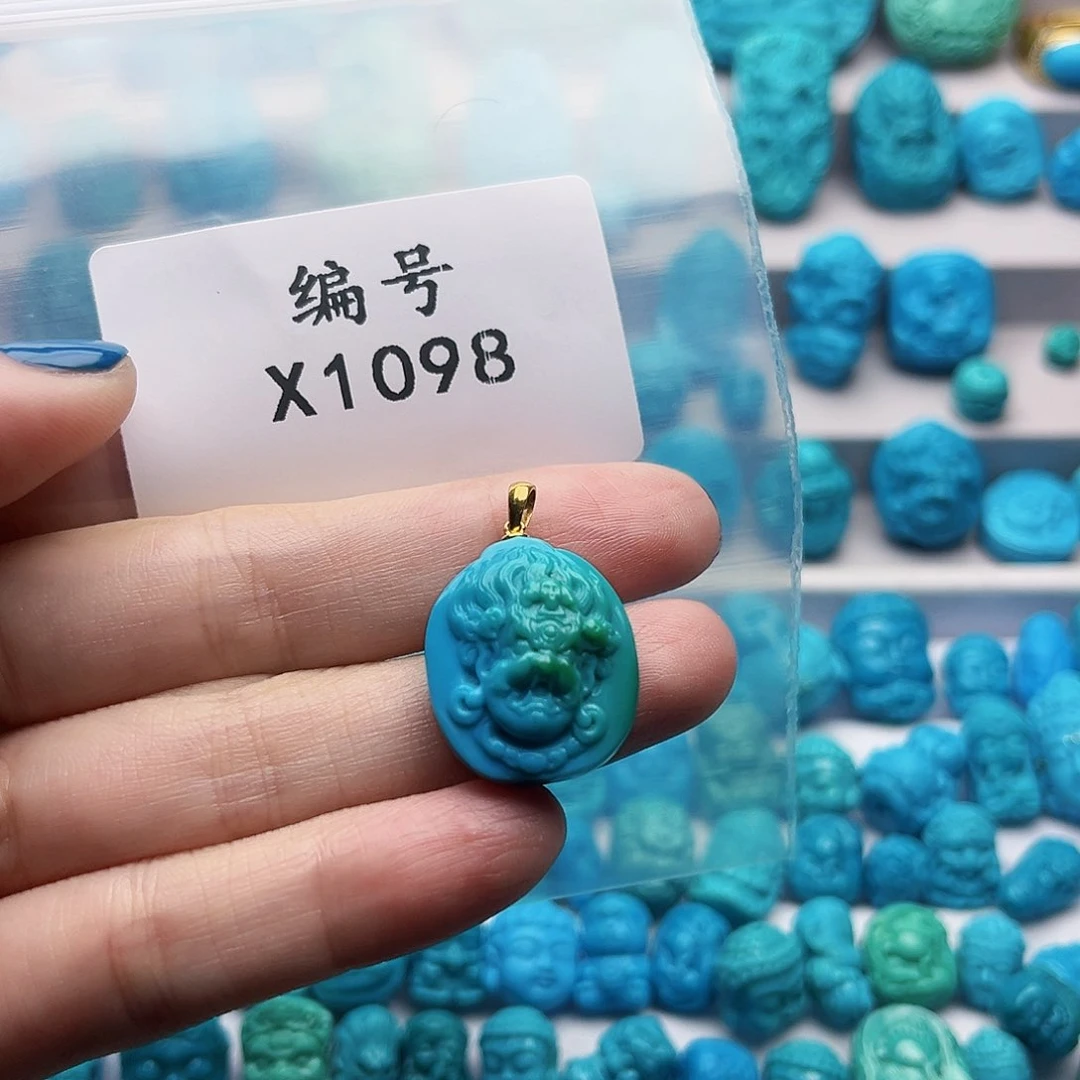 鑫****绿松石18K金镶嵌天然原矿雕刻绿松石