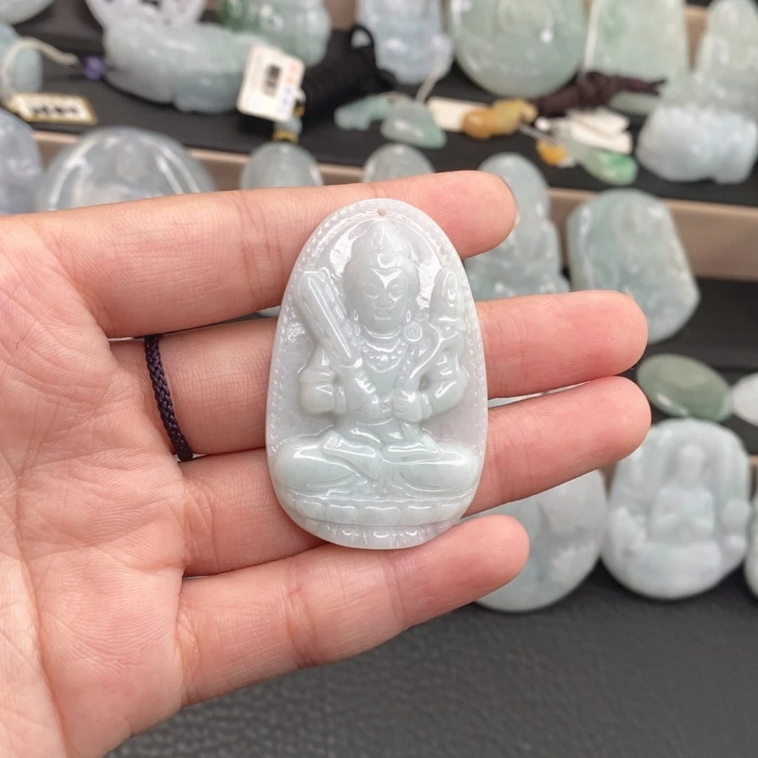 颈饰未镶嵌翡翠虚空藏